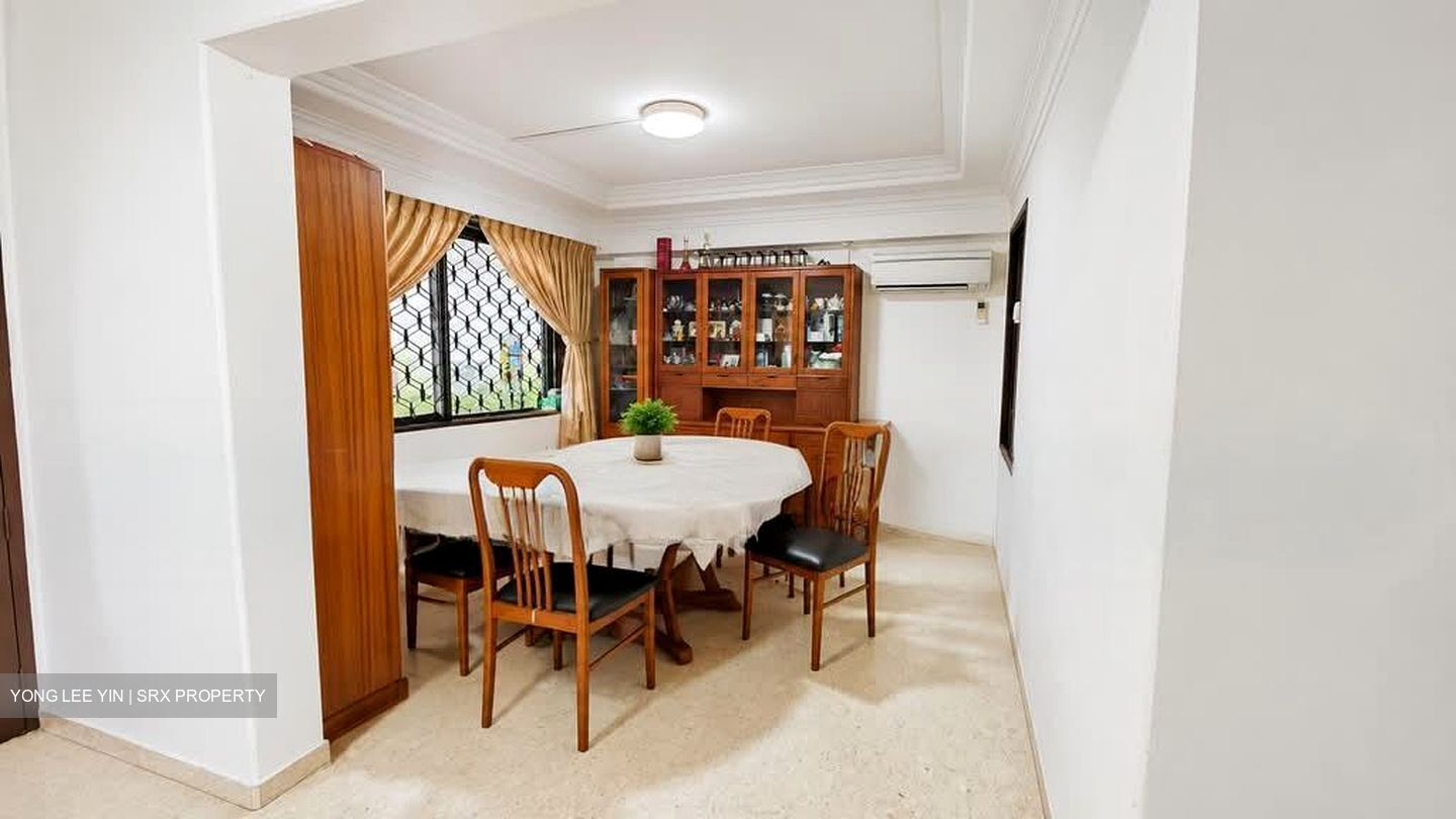 Blk 834 Hougang Central (Hougang), HDB Executive #588903321